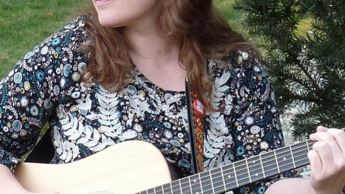 Sandi Fernandez will perform during the Olympia Acoustic Festival at Obsidian in Olympia.