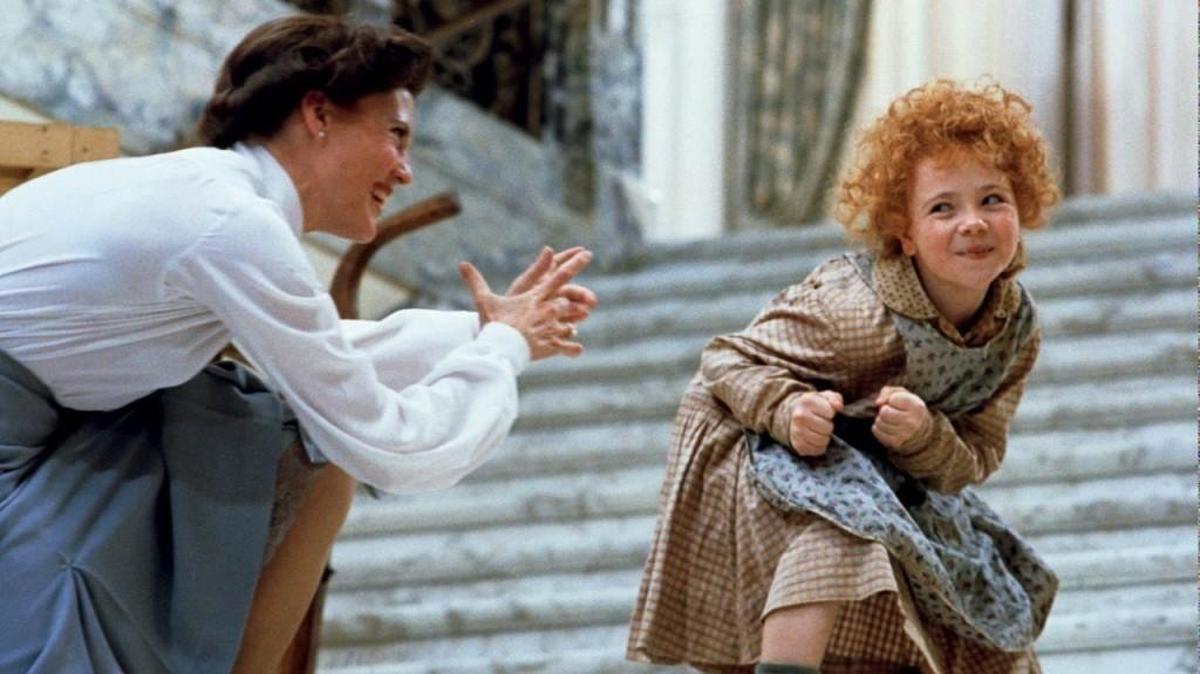 The Washington Center for the Performing Arts will host a sing-along screening of the 1982 film “Annie” on Sunday evening.