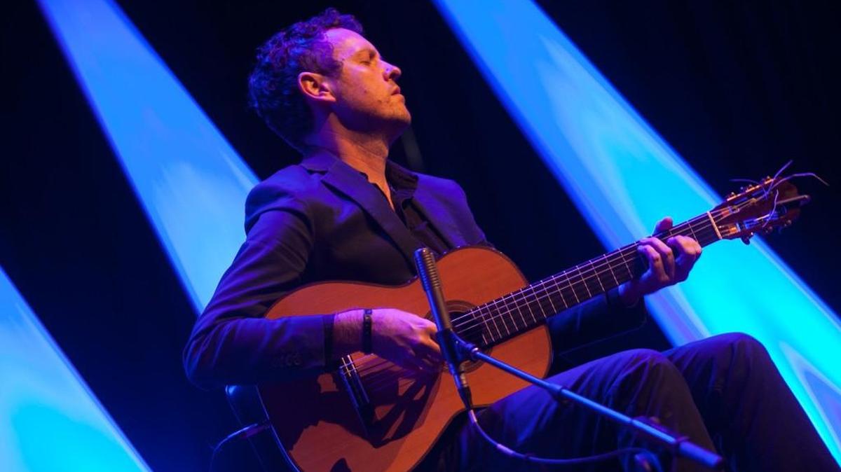 South African guitarist Derek Gripper will perform at 8 p.m. Friday (Oct. 28) at Traditions Cafe and World Folk Art.