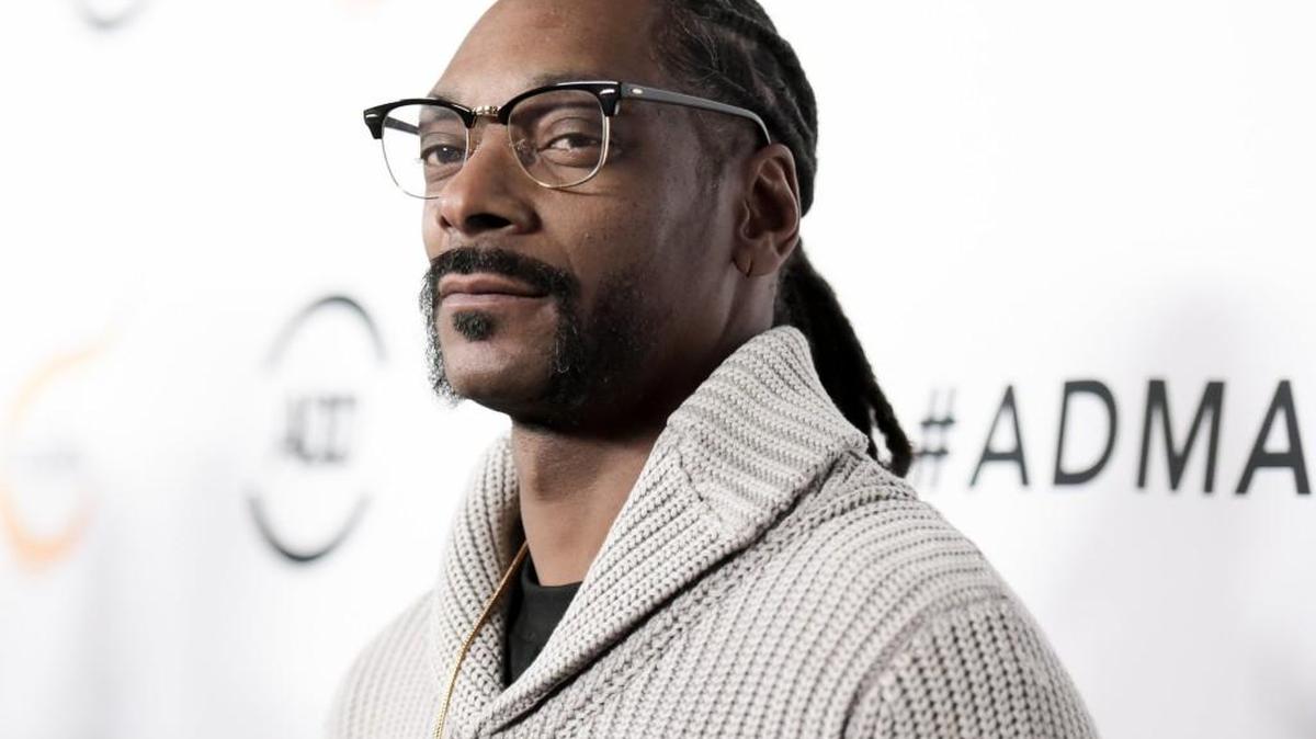 Snoop Dogg will perform with Wiz Khalifa on Sept. 2 at the White River Amphitheater in Auburn.