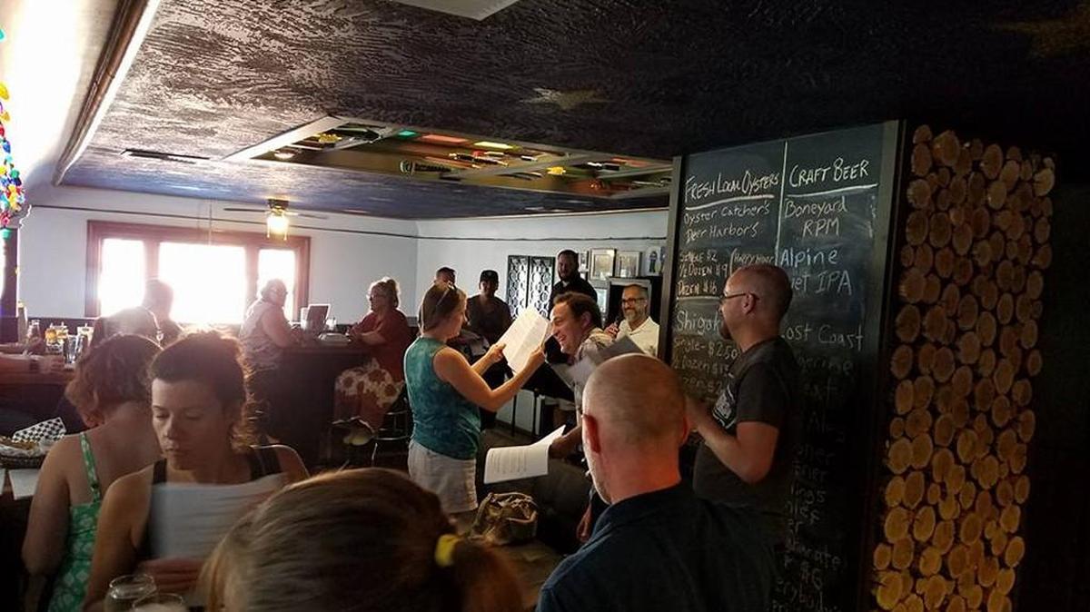 Patrons enjoy the July 5 Beer Choir at Smoking Mo’s Restaurant in Shelton.