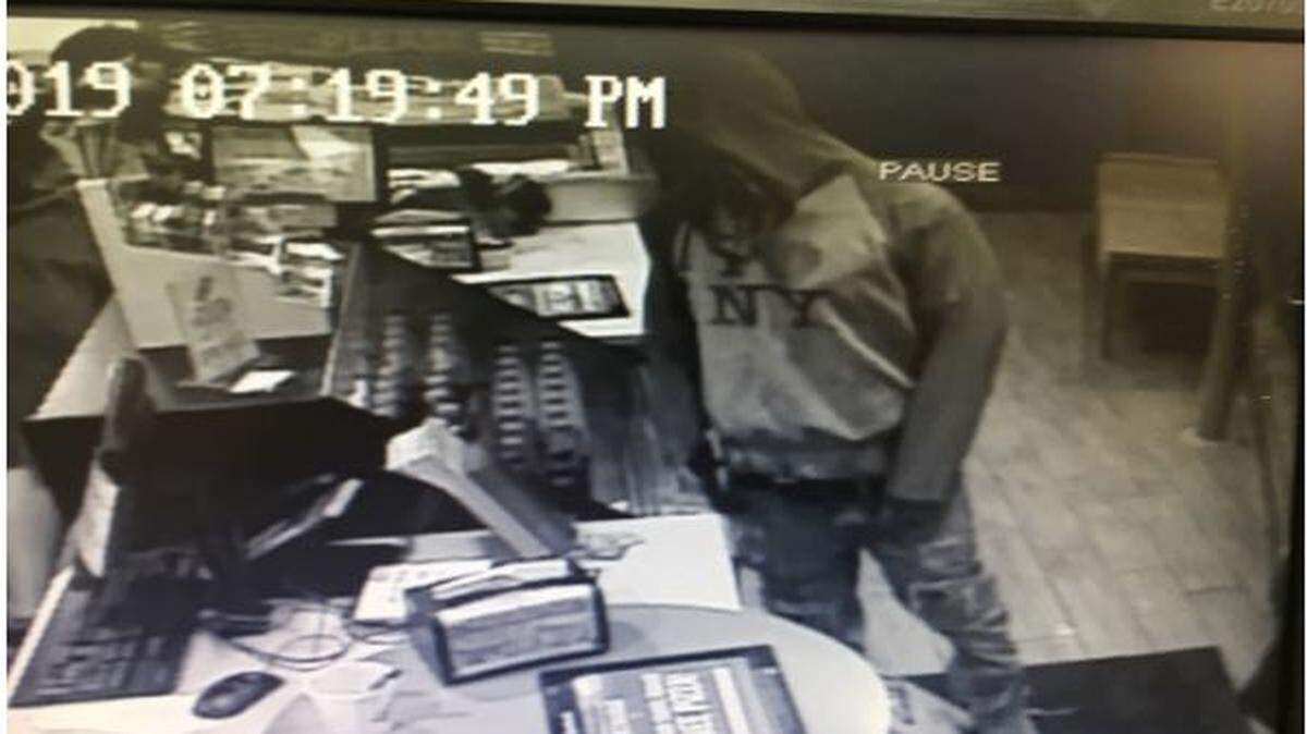 Shelton police are looking for a suspect who robbed a Domino’s Pizza at gunpoint Sunday evening.