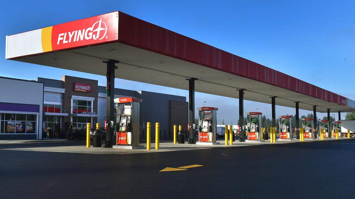 Exterior photo of the new Flying J Travel Center located at 2725 93rd Ave SW in Tumwater, WA.