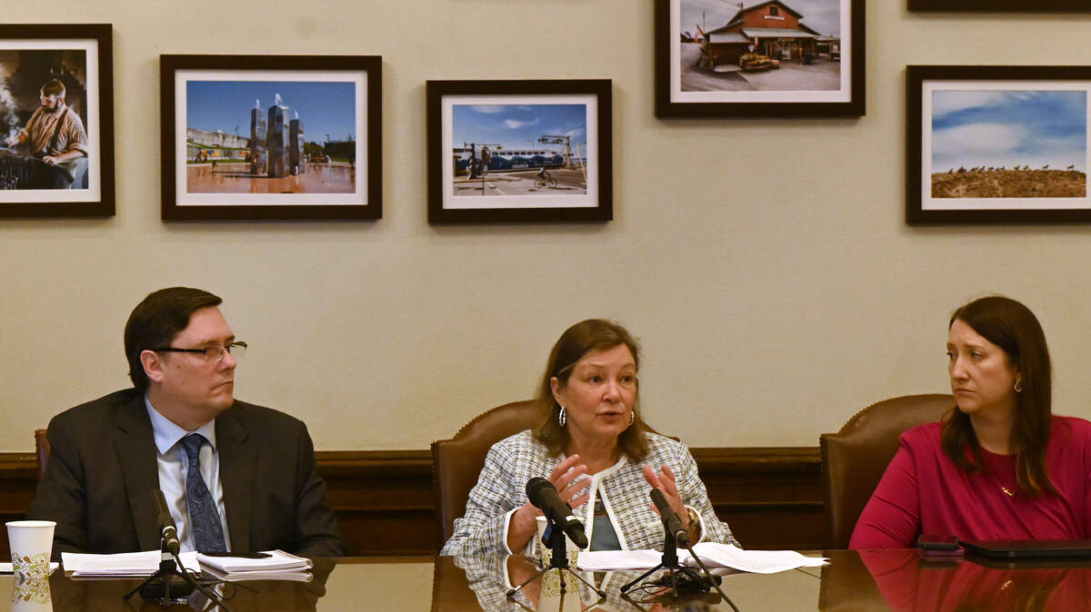 Joined by committee vice chairs Sen. Derek Stanford, 1st District, and Sen. Noel Frame, 36th District, Ways and Means Chair Sen. June Robinson rolls out the Senate’s operating budget during a Monday morning press availability.