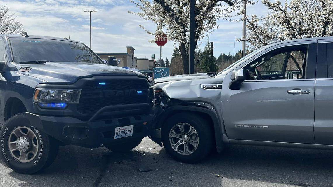 Puyallup man wanted in extortion case arrested after car chase, wreck in Olympia