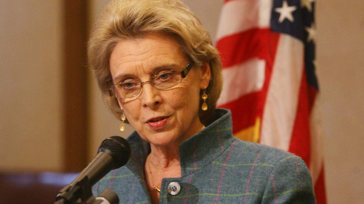 Former Gov. Chris Gregoire will speak at the Nov. 10 Thurston County Chamber of Commerce lunch forum.