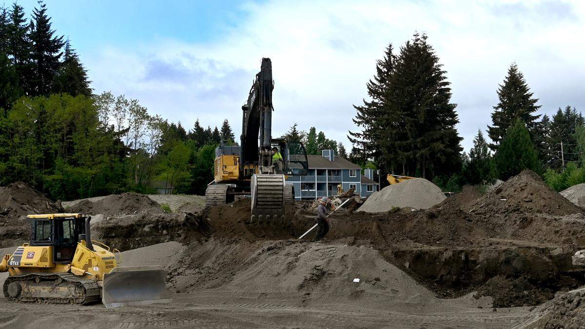 Early site clearing has commenced near the roundabout at Kingswood Drive SW and Littlreock Road SW, in Tumwater. A hotel, Wendy’s restaurant and other businesses are planned for that location..