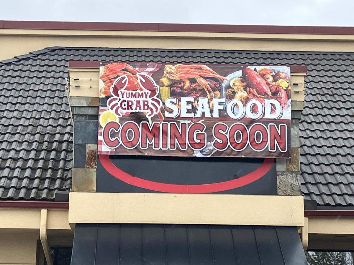 Seafood restaurant Yummy Crab is coming to the former Izzy’s building in Olympia.