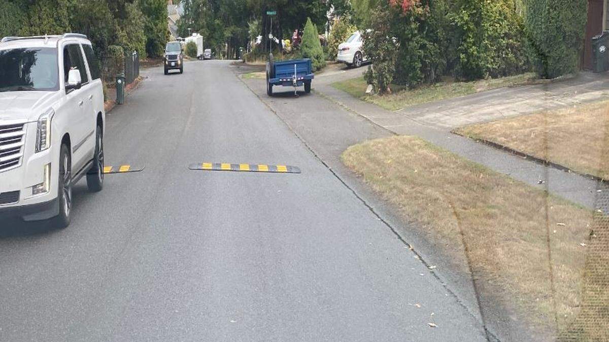 A speed hump on a route between College Street Northeast and 15th Avenue Northeast.