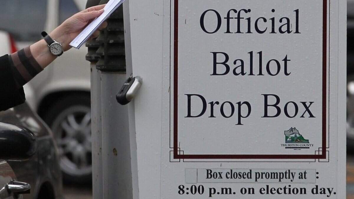 In the March 10 Presidential primary, you must sign a party declaration on the outside return envelope. And you must vote for just one candidate from the party you declared for.