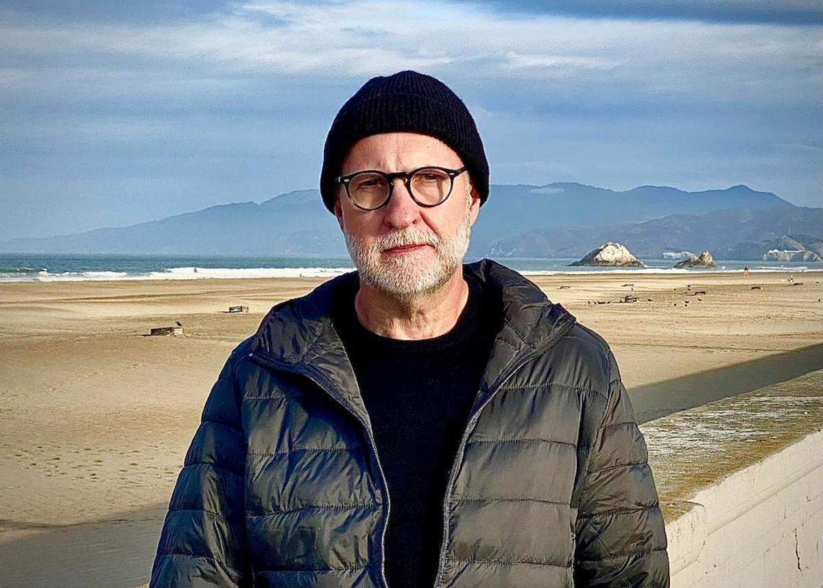 Legendary alt-rocker Bob Mould, who founded both Hüsker Dü and Sugar, is playing a solo show in Olympia.