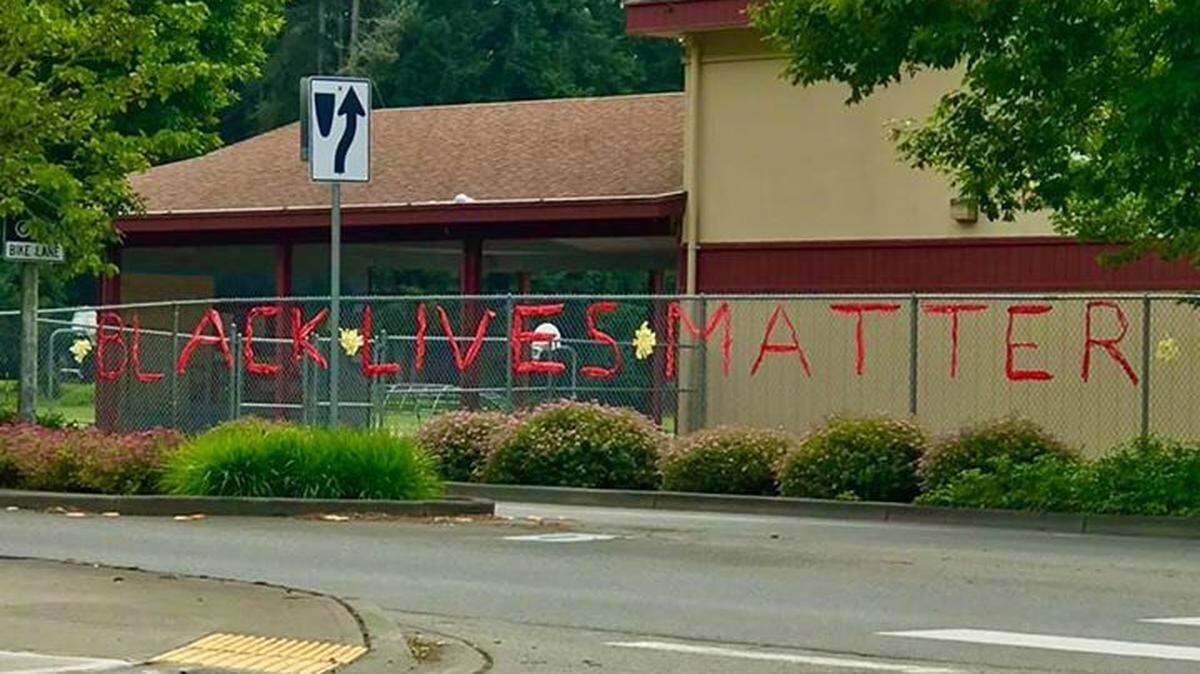 A photo Lakes Elementary School posted on its Facebook page June 10, of the message that was removed.