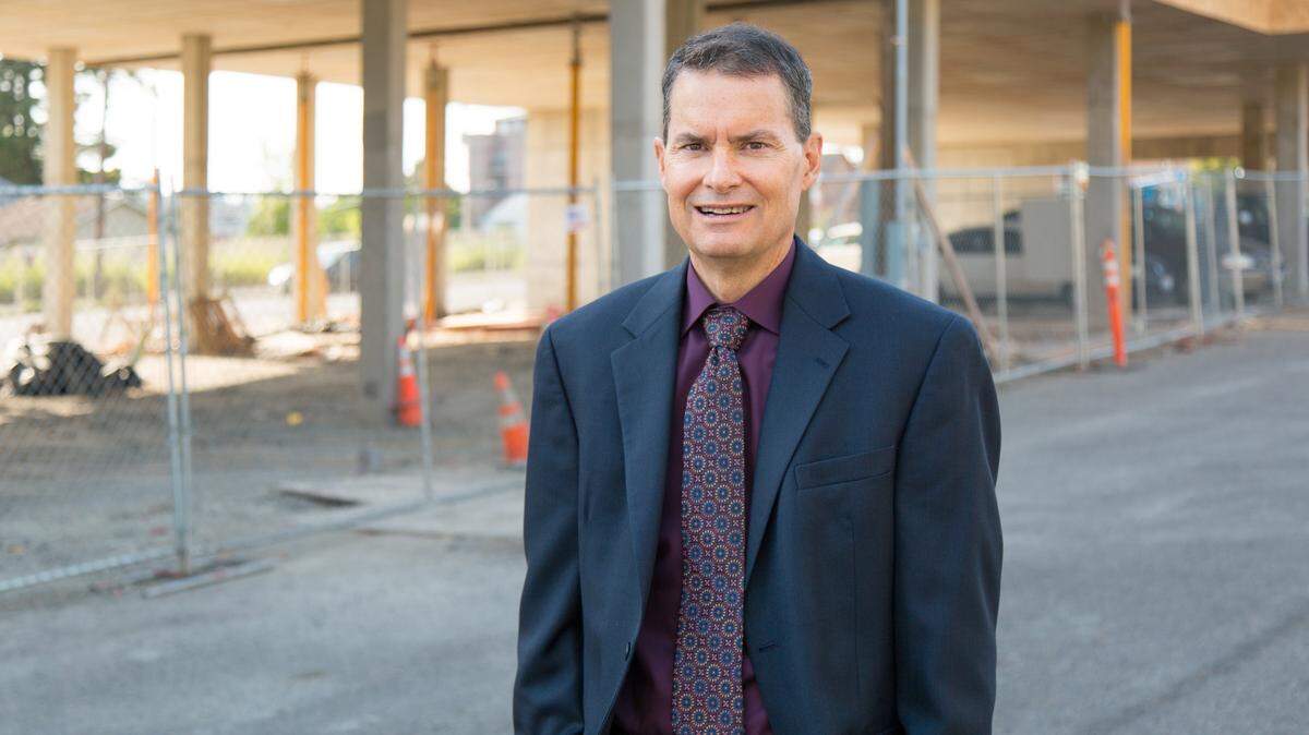 After almost 20 years of service to Olympia, Assistant City Manager Keith Stahley is heading 160 miles south to take on a new role as the city manager for Salem, Oregon.