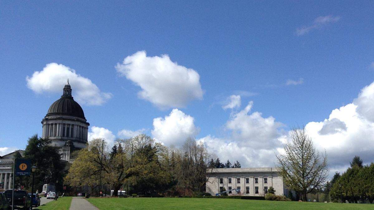 Starting Monday, work to replace sewer pipes on the west Capitol Campus will disrupt parking and traffic for several weeks.