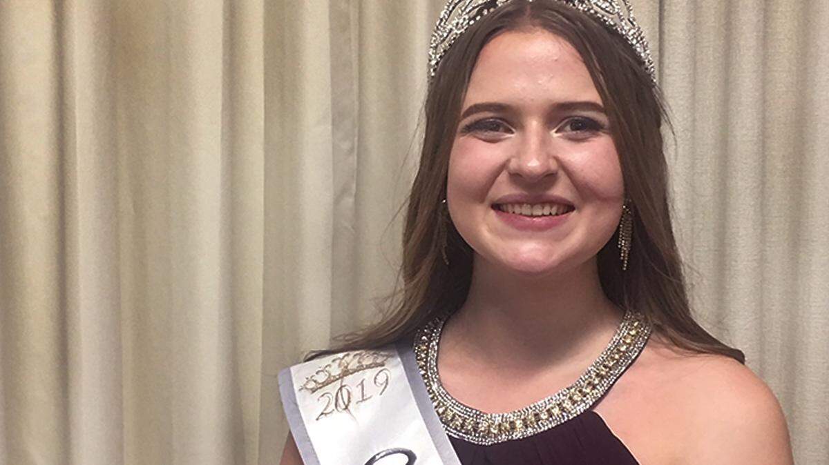 Emma Waldon, representing North Thurston High School, is crowned the 2019 Lakefair queen.