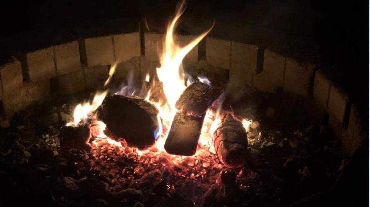 An image of a campfire.