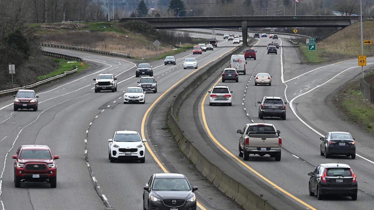 Rules of the Road: Do tailgaters really force others to drive faster?
