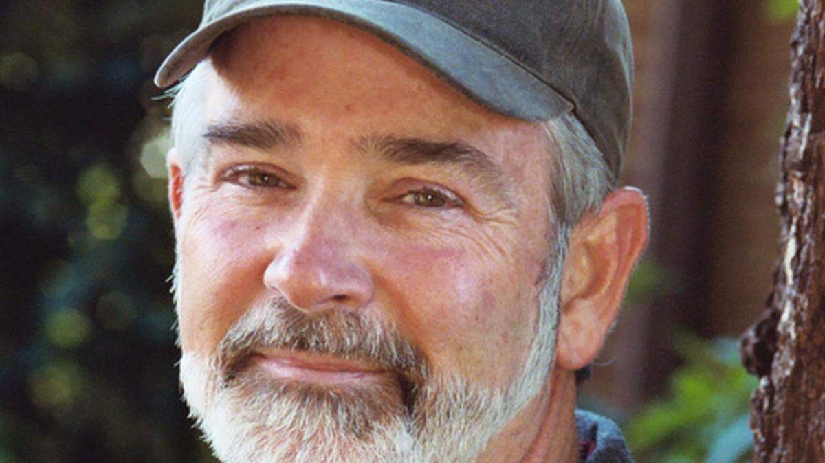 Birding expert Bob Sundstrom will be at Browsers Bookshop in Olympia Wednesday to talk about his new book.