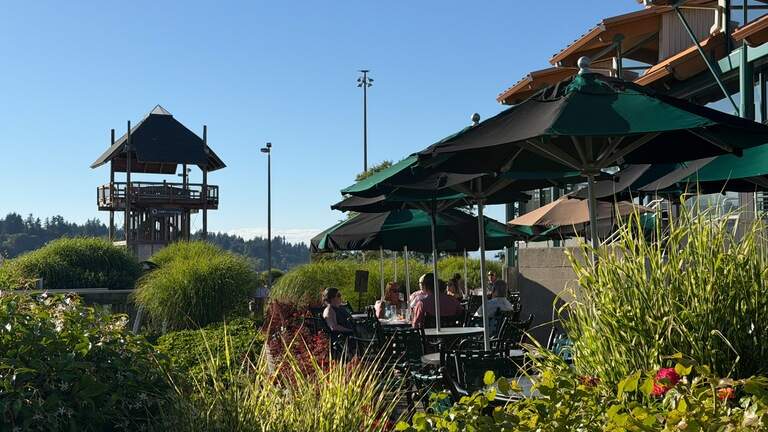 Downtown Olympia restaurants that have patios with outdoor seating this summer