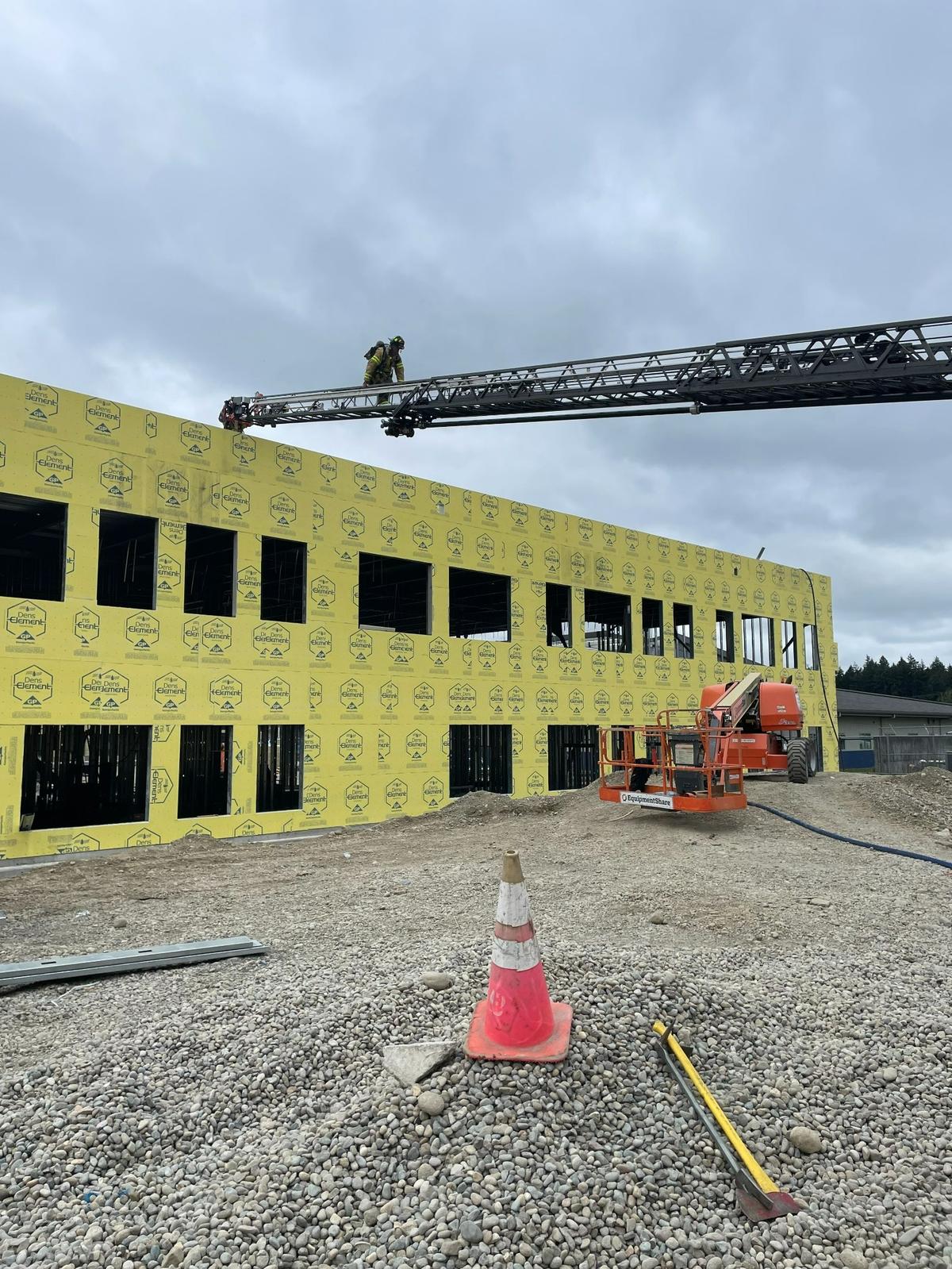 A fire broke out on the roof of the new construction at River Ridge High School that led to a partial evacuation on Monday morning.&nbsp;