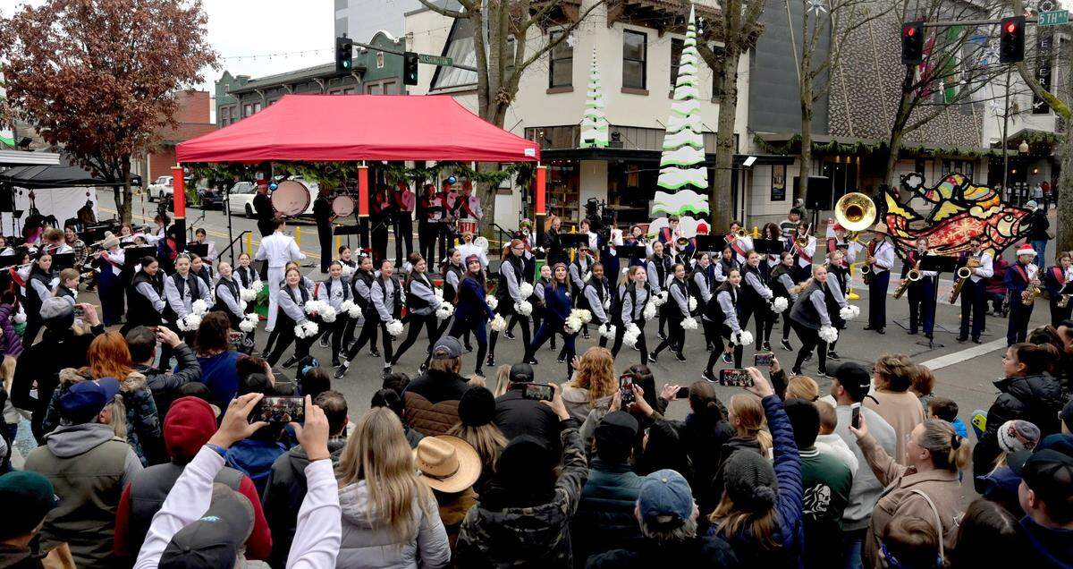 The Black Hills High School Spirit Squad and Tumwater Middle School Dance Team kicked off the 2023 holiday season in downtown Olympia by opening the WSECU LoveOly WinterFest celebration. The day culminated with a traditional tree lighting ceremony.