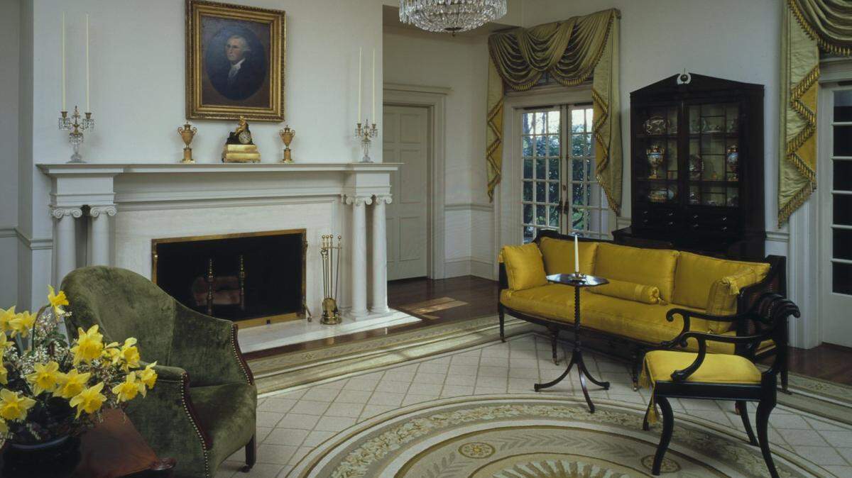 The Governor’s Mansion drawing room.