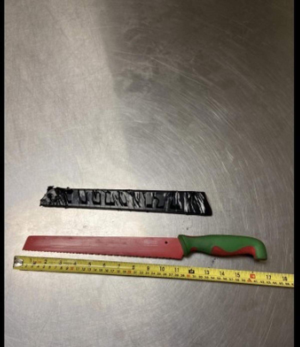 Olympia police recovered what appears to be a hand saw after a man threatened Best Buy employees with it.