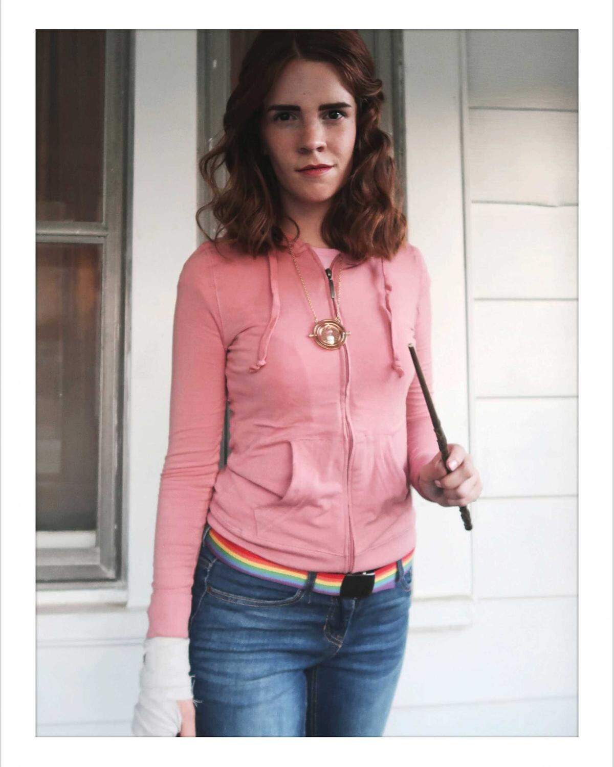 Kari Lewis of Indianapolis, whose resemblance to actress Emma Watson has gotten the attention of media outlets from MTV to Time magazine, will be in Tacoma this weekend for the Weekend of Wizardry convention at the Hotel Murano.