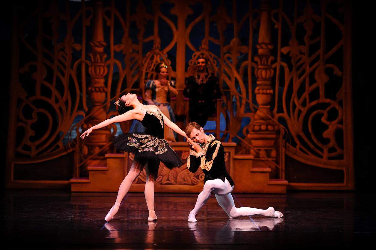Ballet Northwest resumes its tradition of staging a full-length ballet for Mother’s Day weekend with “Swan Lake,” opening Friday, May 6.