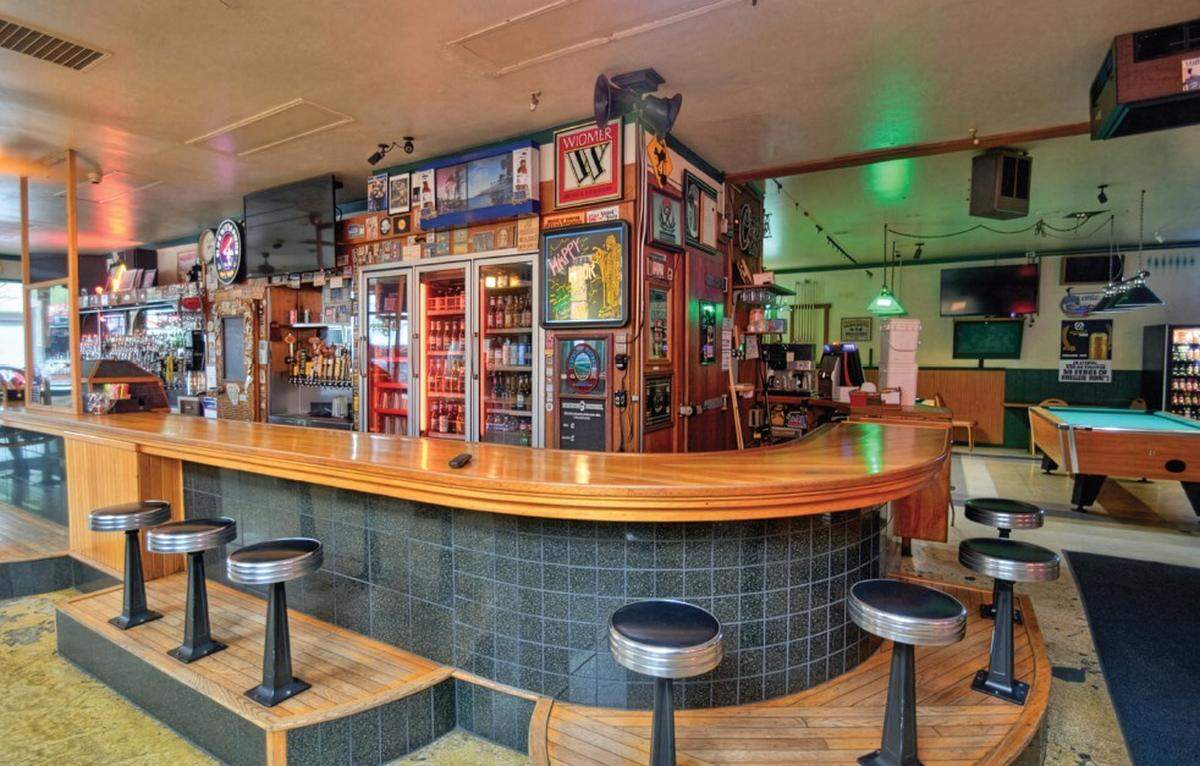 An interior view of the 4th Ave. Tavern.