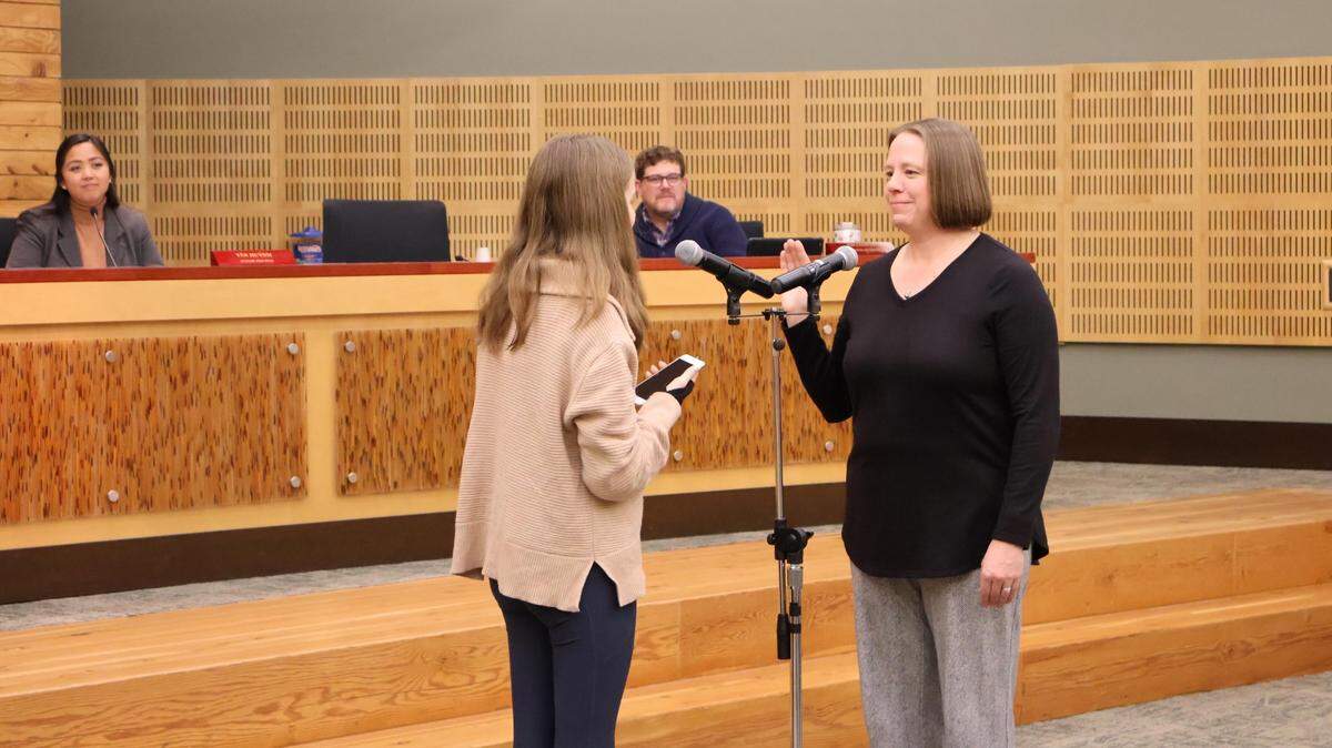 The Olympia City Council has selected Kelly Green to fill the vacancy left by Lisa Parshley after Parshley was elected to the State House of Representatives. Green took her official oath of office with a city clerk on Jan. 14, and she was later sworn in by her daughter at a council meeting.
