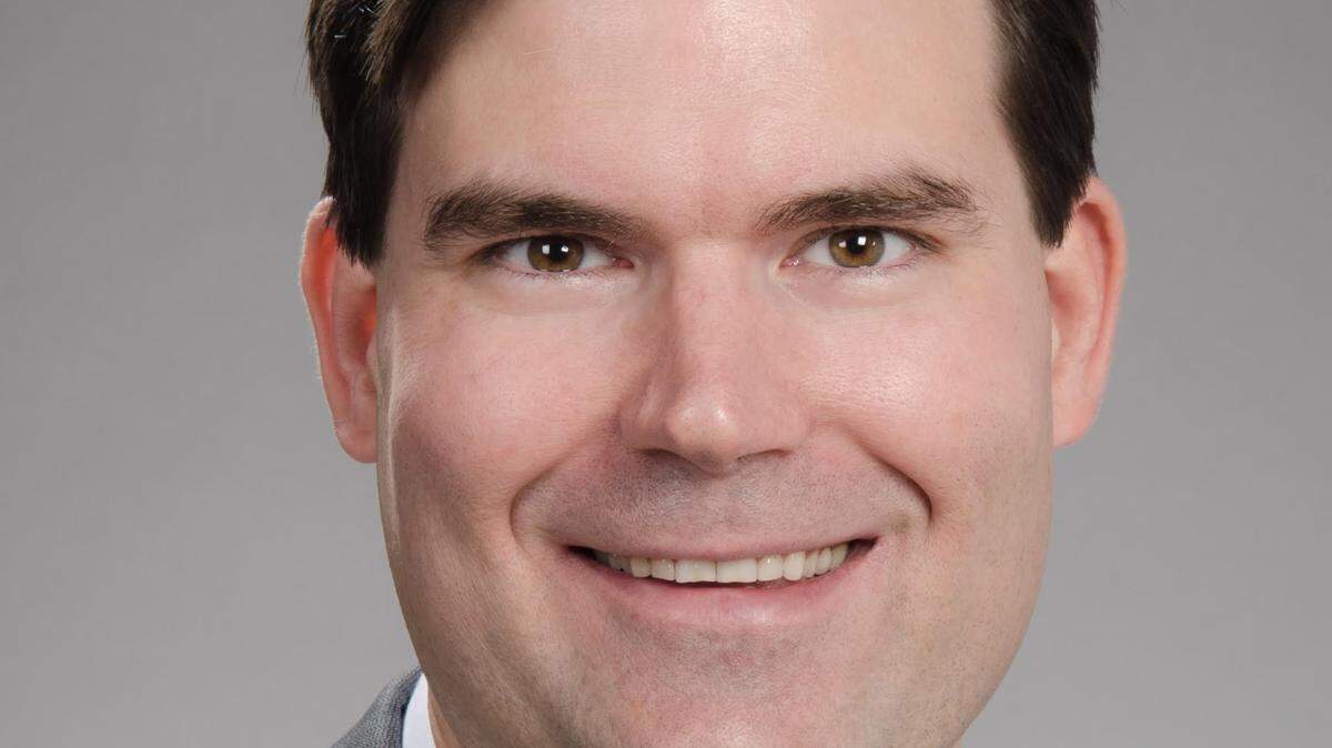 Dr. Christopher Herndon is an associate professor and medical director of the division of reproductive endocrinology and infertility at University of Washington School of Medicine.