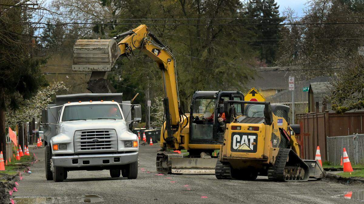 Construction continues along Golf Club Road Southeast in Lacey near the Panorama retirement community on March 28, 2024.