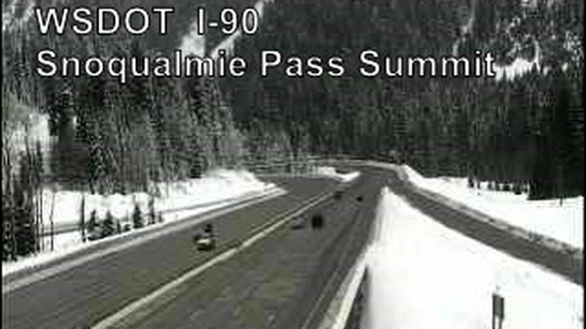 A precipitation mix of rain, snow and freezing rain was likely on Snoqualmie and White passes on Christmas Day.