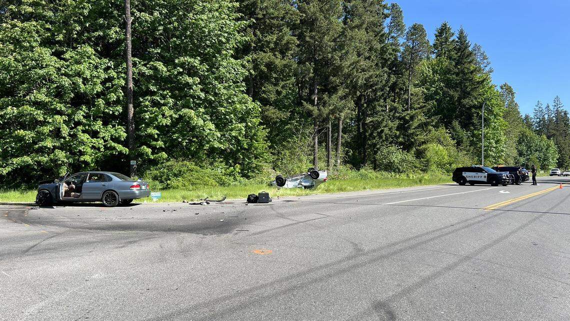 Multiple people hurt in 2-car crash in Thurston County, Sheriff’s Office says
