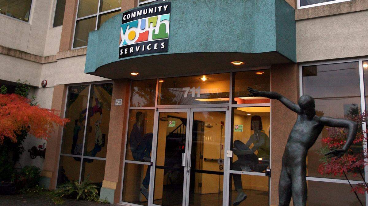 Rosie’s Place, a drop-in center for street youth, and the Young Adult Shelter at Community Youth Services have shut down after one person tested positive for COVID-19.