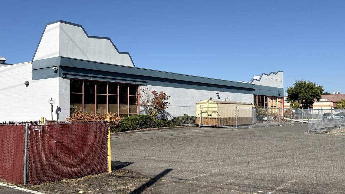 New pool being built in Thurston County for swim school at shopping center