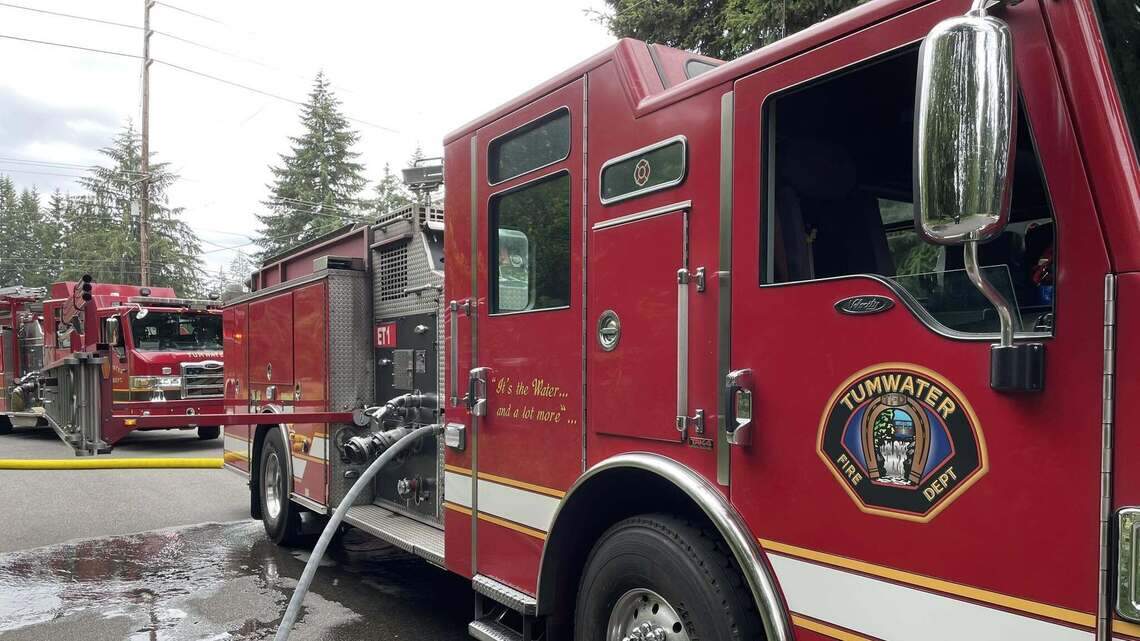 Residents evacuate homes after Thurston County garage fire threatened duplex