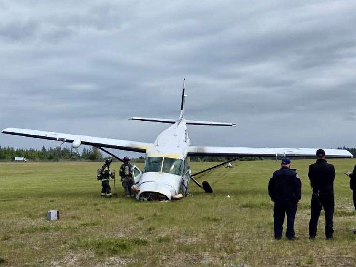 The 72-year-old pilot was hurt, according to the Mason County Sheriff’s Office.