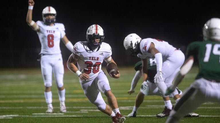 Tornados batter Seahawks, 58-14