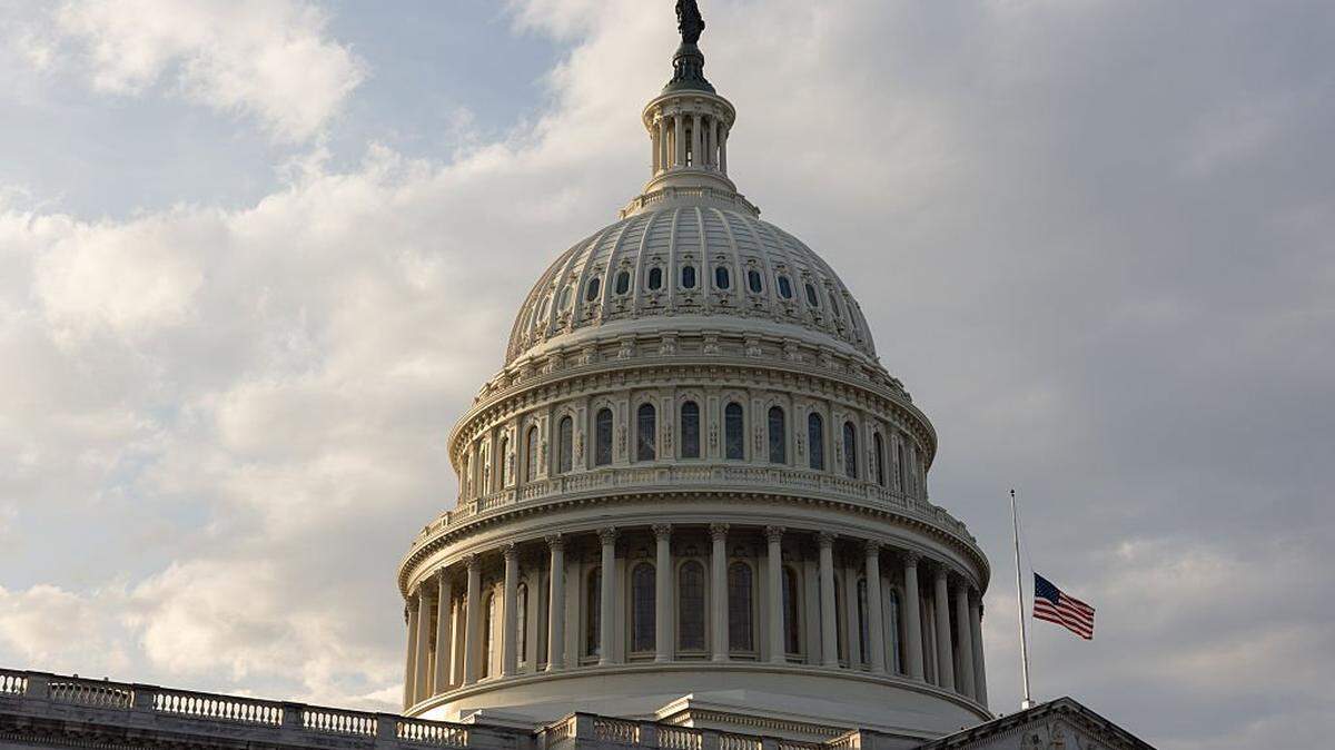 WASHINGTON, DC - NOVEMBER 09: The U.S. Capitol is seen on the 40th day of a government shutdown on November 9, 2025 in Washington, DC. The Senate convened for a rare Sunday session in an attempt to end the government shutdown. (Photo by Anna Rose Layden/Getty Images)