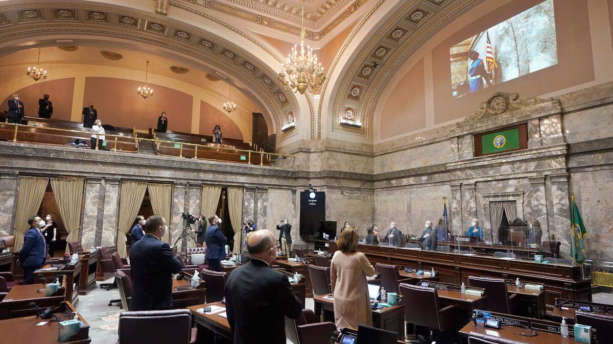 Senate and House lawmakers introduced new bipartisan legislation Wednesday to limit the ability of the public to sue the Legislature and other government agencies for violations of the Public Records Act.