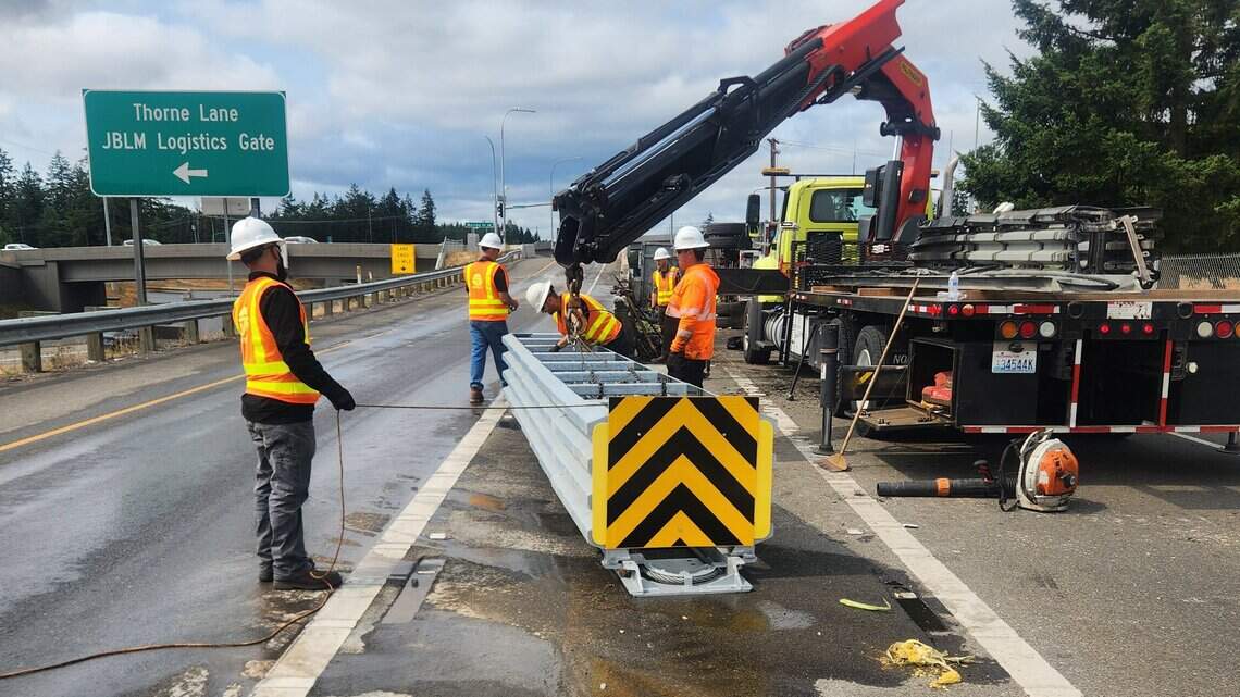 Olympia man hurt after crashing into guardrail on I-5 Monday morning, WSP says