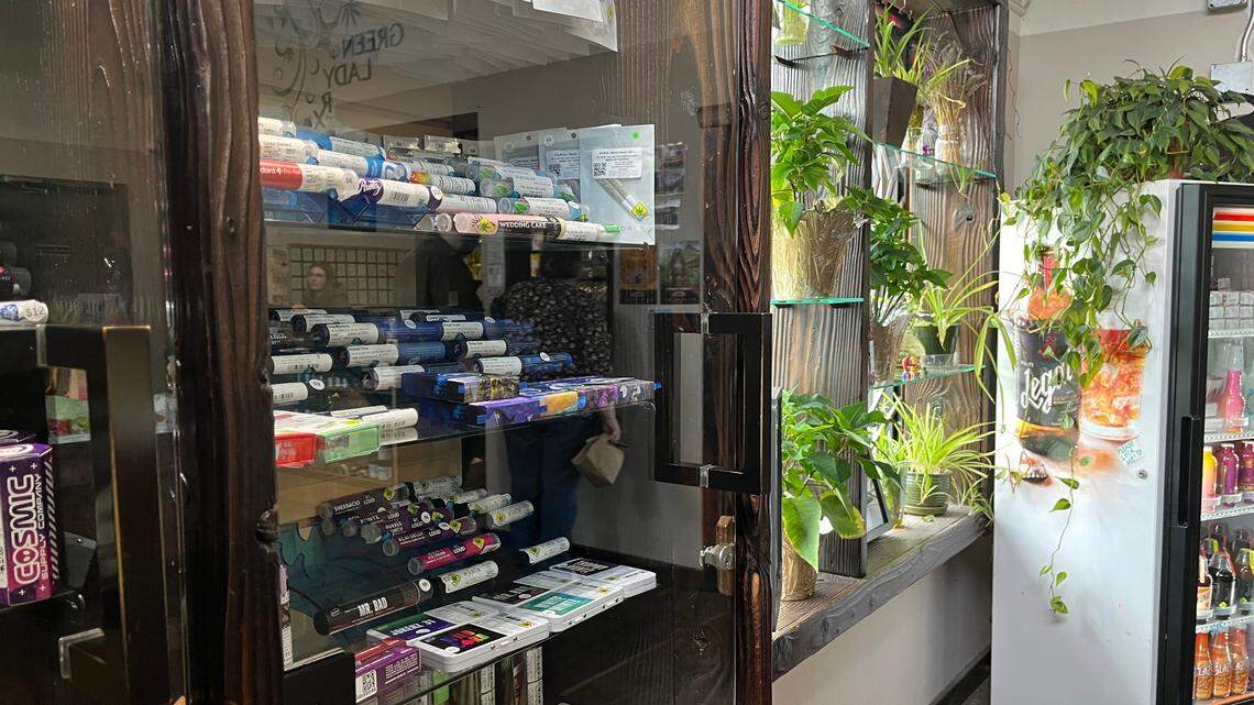 Pot stores, lawmakers call on Congress to pass SAFE Banking Act. Here’s what the law would do