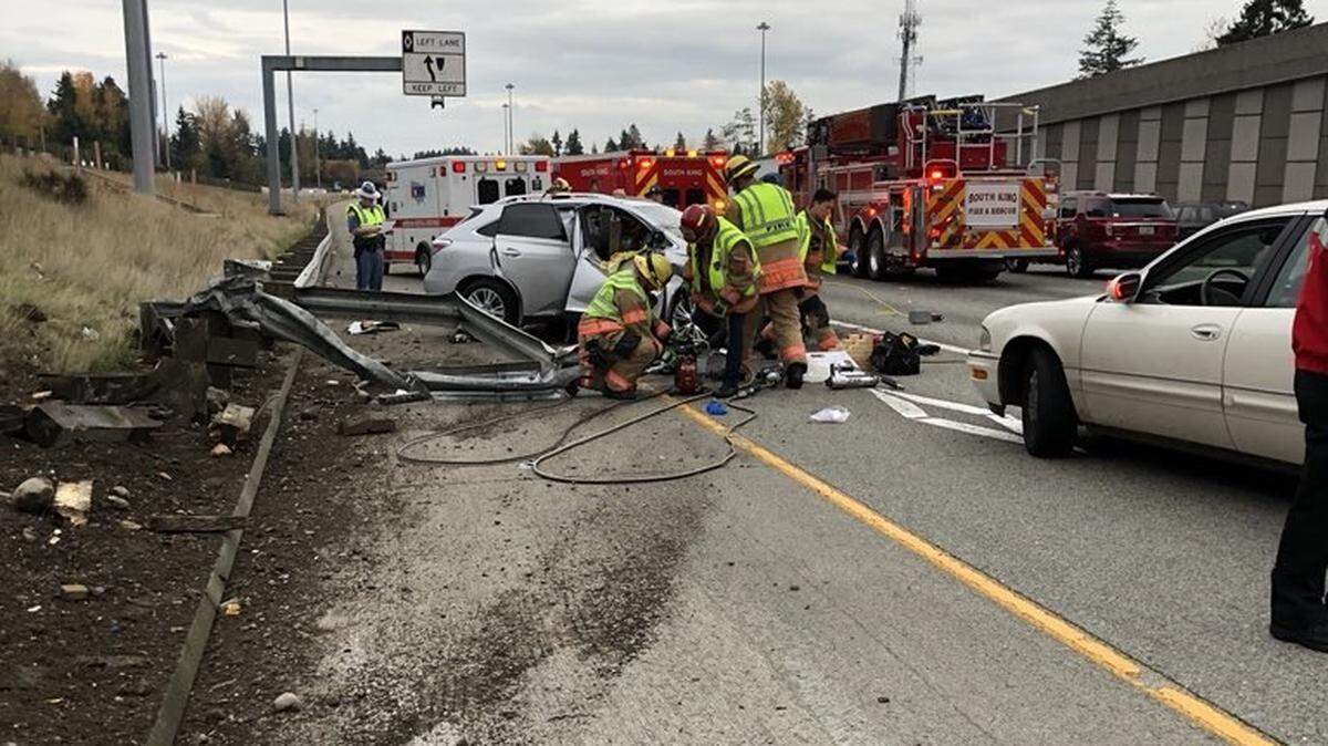 A woman who died Saturday afternoon after her car crashed into a guardrail on Interstate 5 in Federal Way has been identified as Sau Chun Leung, 68, of Portland, according to the Washington State Patrol.