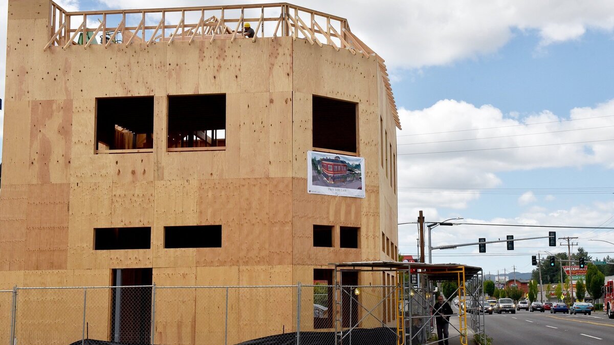 The future location of the Parkside Cafe begins to take shape along Harrison Avenue Northwest.