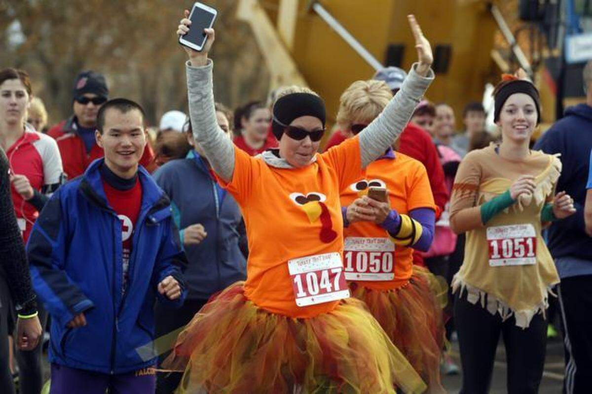The annual Turkey Trot Thanksgiving morning at Columbia Park in Kennewick benefits the American Red Cross.