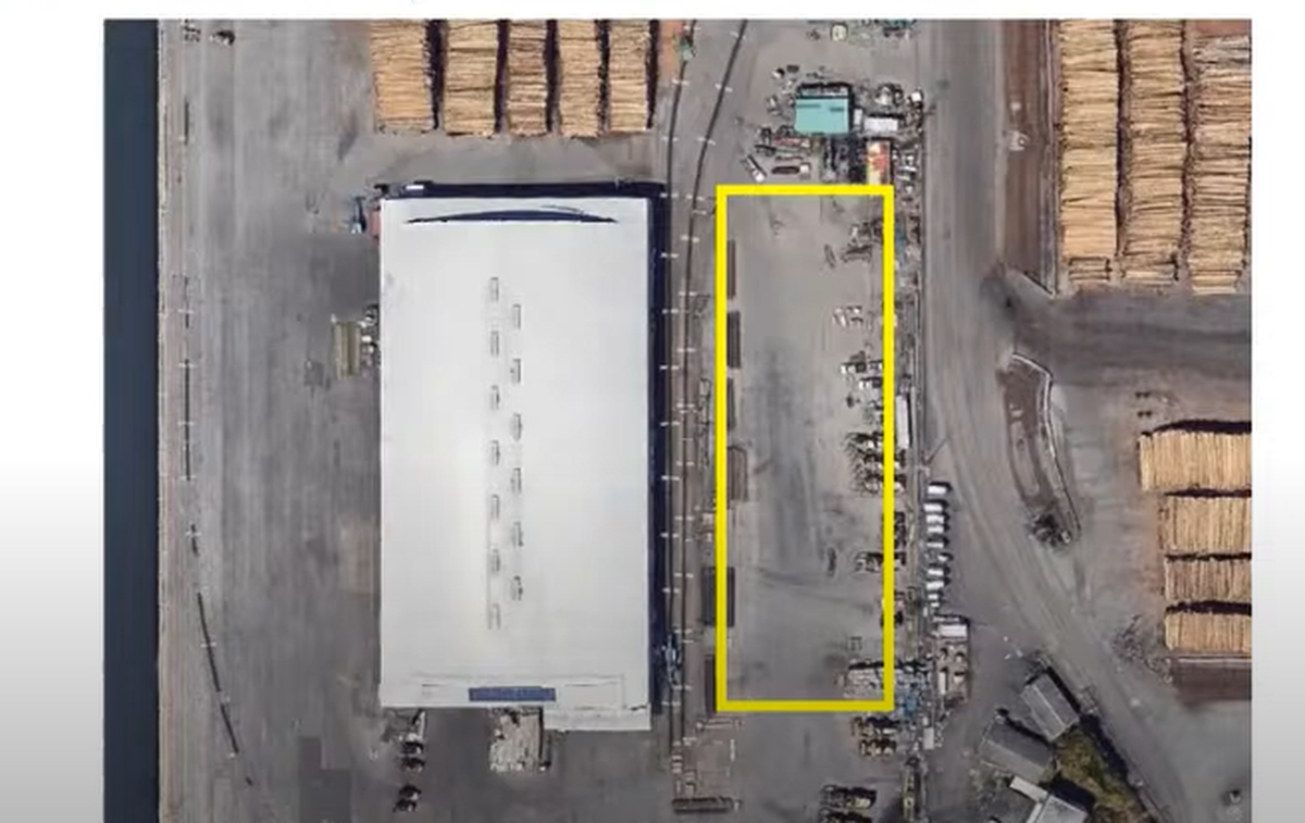 The proposed second marine terminal warehouse would slot in alongside the existing warehouse.