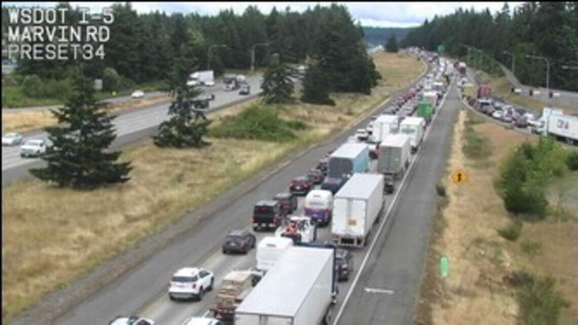 Disabled vehicle on I-5 causes traffic backup in Thurston County on Friday