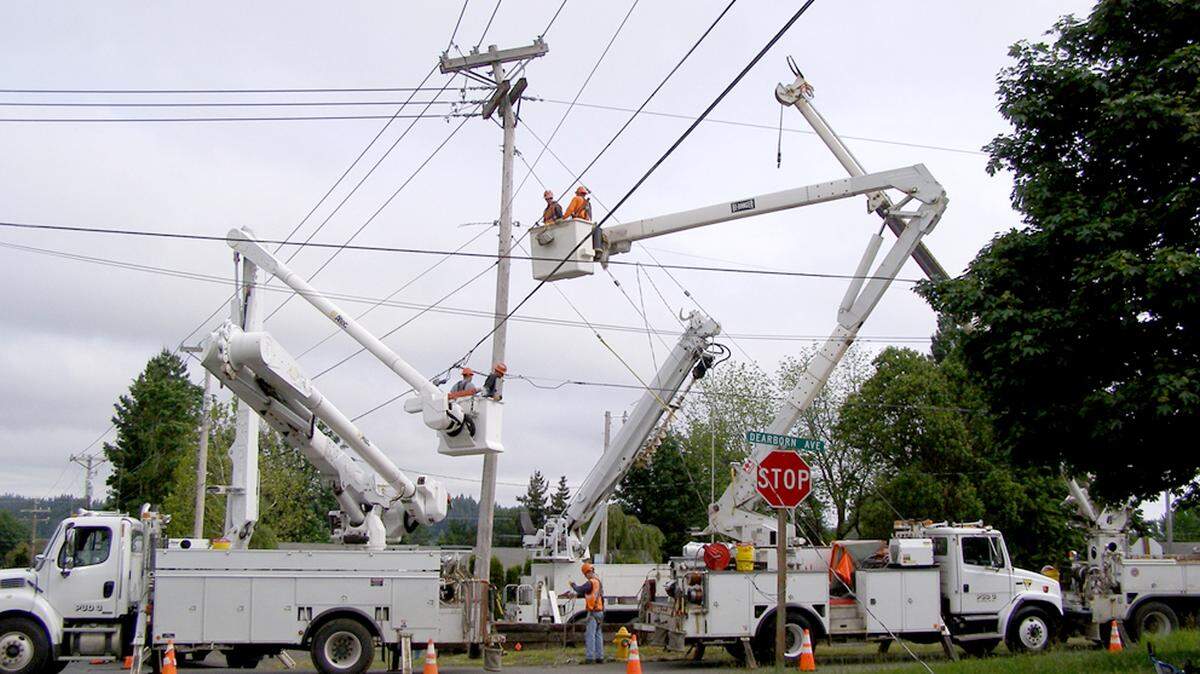 Mason County PUD No. 3 has approved a moratorium on applications for service from cryptocurrency data mining companies because it wants to better understand the industry and their large power needs.
